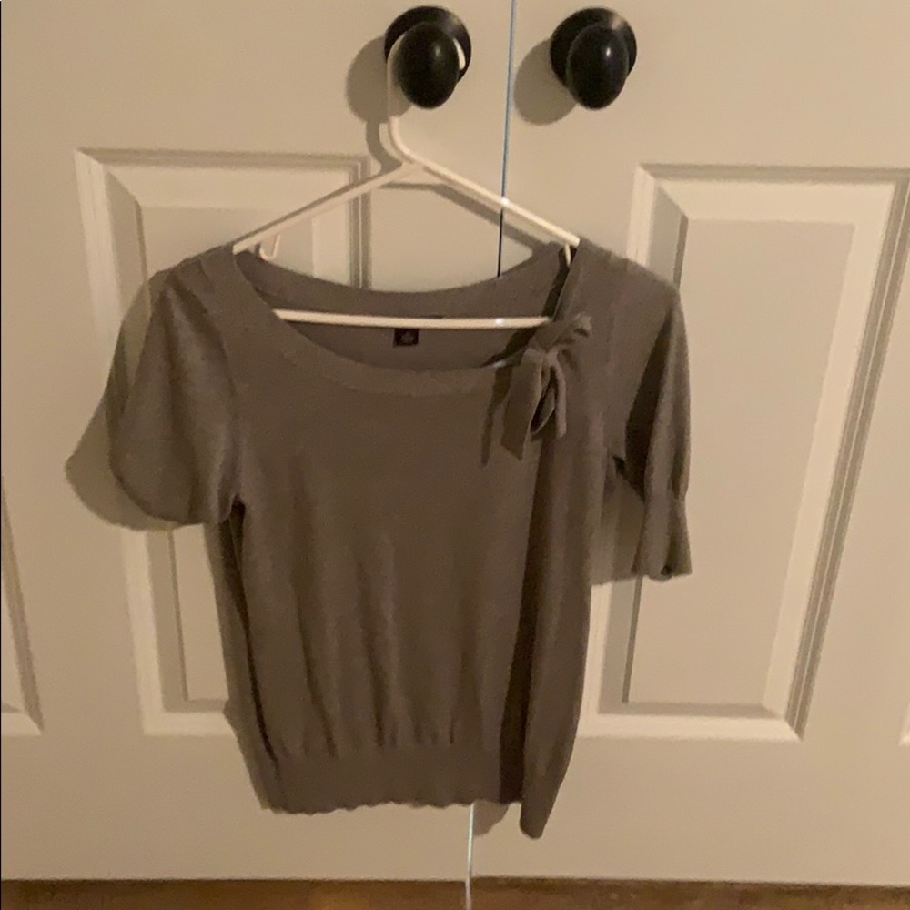 Short sleeve sweater. Banana Republic.